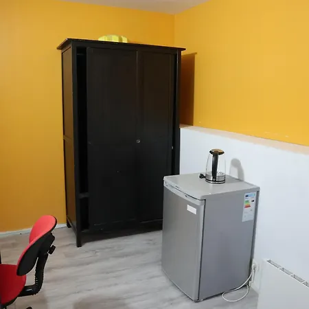 Jaune منزل للإقامة *